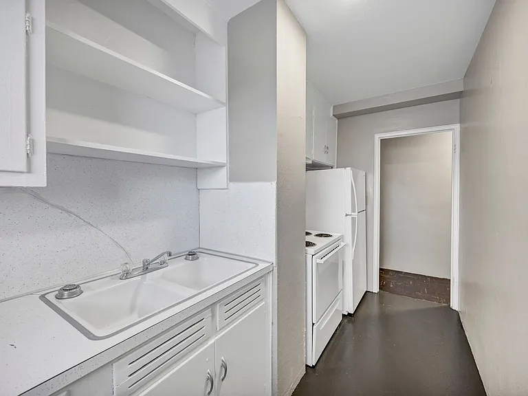 Cornell Arms — Photo 80