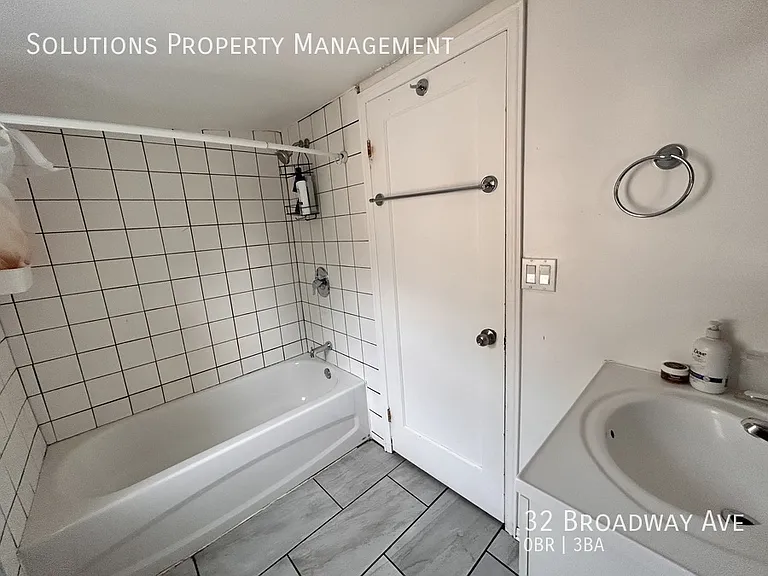 32 Broadway Ave — Photo 10