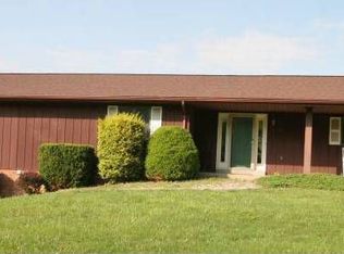 1584 E Saint James Ave, Jasper, IN 47546