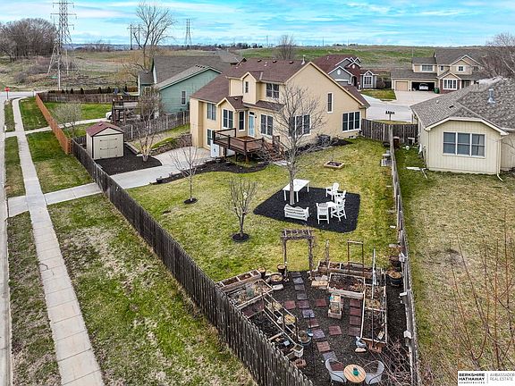 4th image of 9814 S 28th Avenue Cir