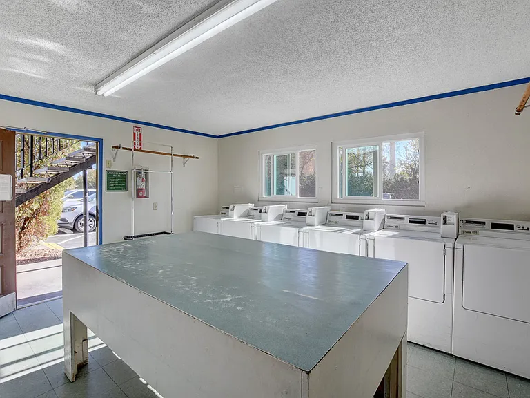 4050 Palos Verdes St_16