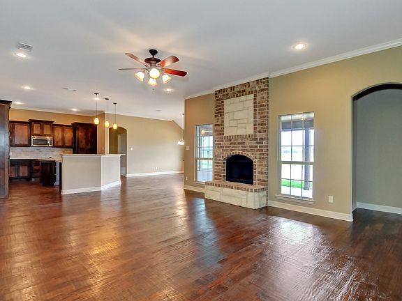 2nd image of 4090 Hackberry Cir