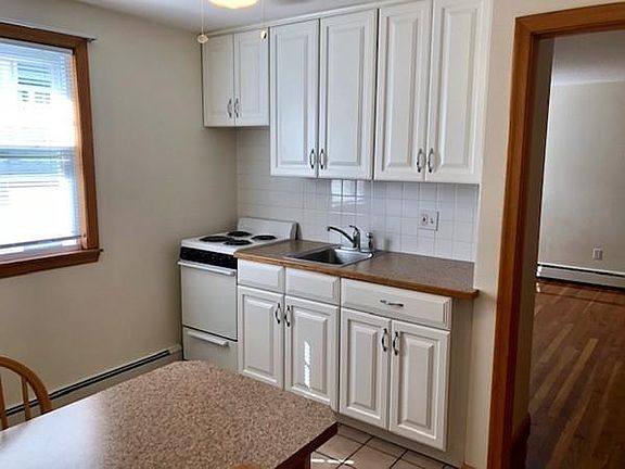 4th image of 422 Sea St APT 3