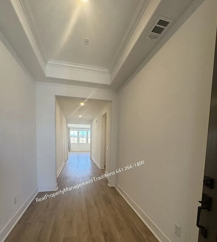 4 bed, 3.0 bath, 2415 sqft, $3,800 — Photo 3