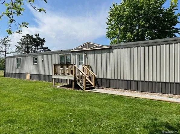 2390 S Sherman Rd, Applegate, MI 48401