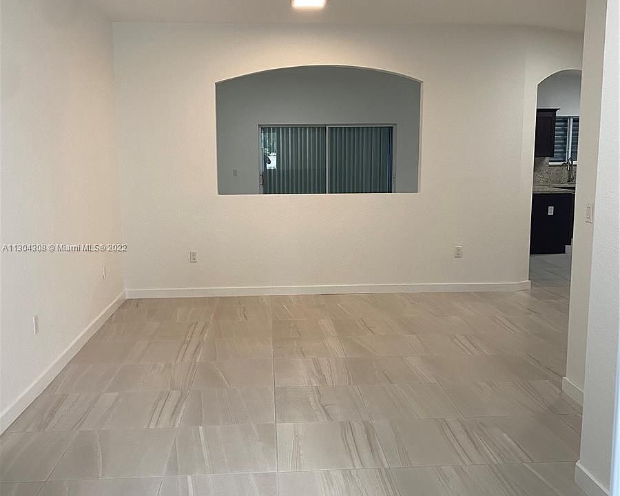 1st image of 15400 NE 7th Ave