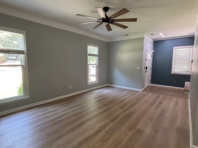 112 Landing Dr — Photo 3