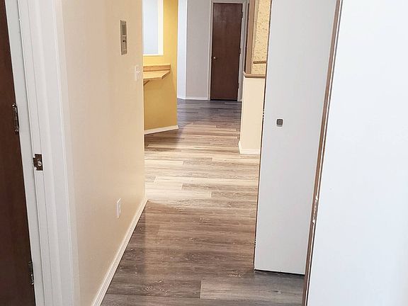 4th image of 1405 W Koenig St APT 103