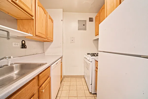 Rented by Compass | media 4