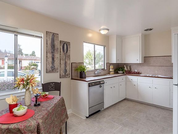 4th image of 440 Flora Vista Ave