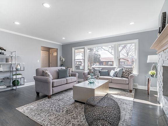 4th image of 7245 N Keeler Ave