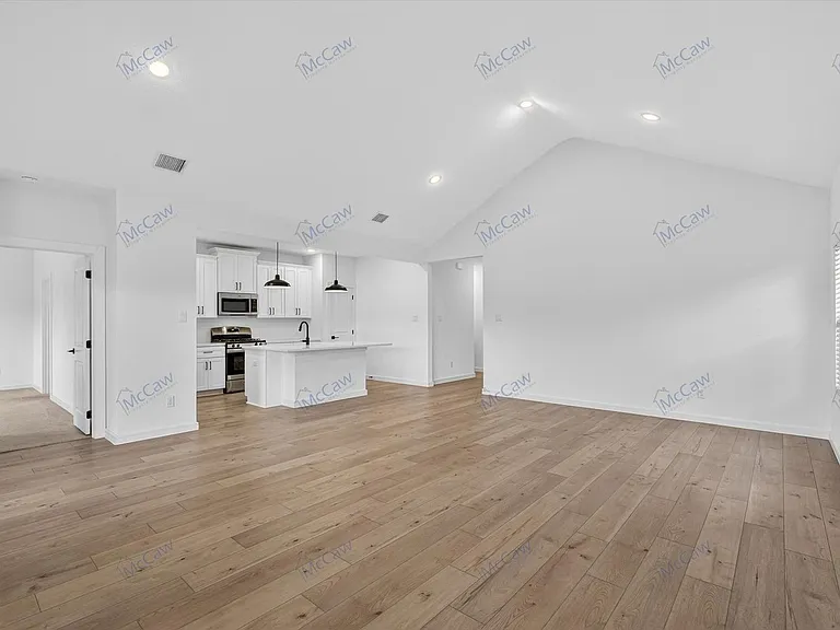 2516 Tahoe Dr — Photo 3