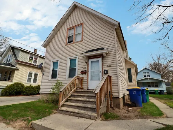 1015 E Walnut St, Green Bay, WI 54301