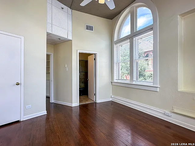 245 Losoya St — Photo 36