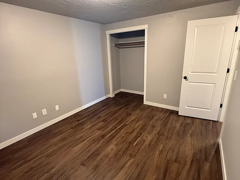 2110 Lamar Ln — Photo 7