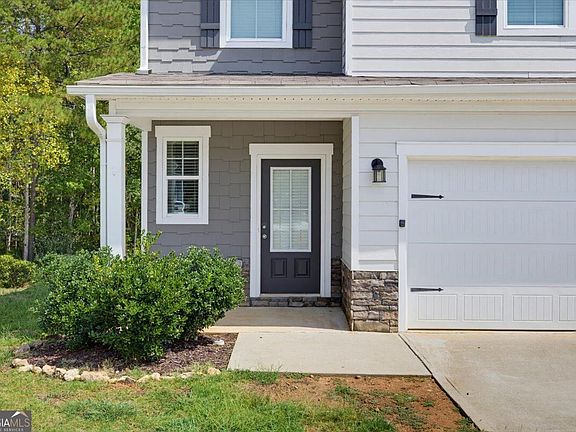 4th image of 795 Jackson Ct