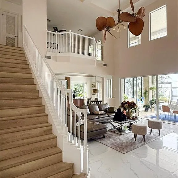 E Riverside Dr — Photo 12