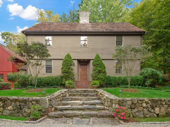 38 Old Rock Ln, Norwalk, CT 06850