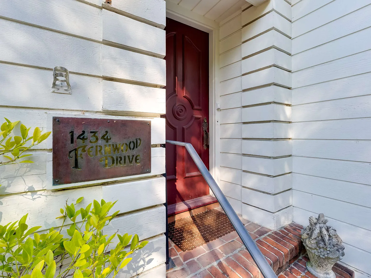 4 bed, 2711 sqft, $7,250 — Photo 2