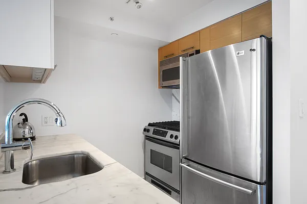 Rented by Douglas Elliman | media 8