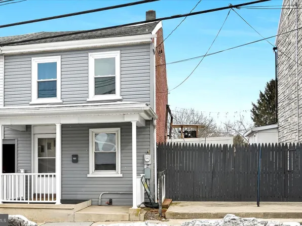137 E High St, Womelsdorf, PA 19567