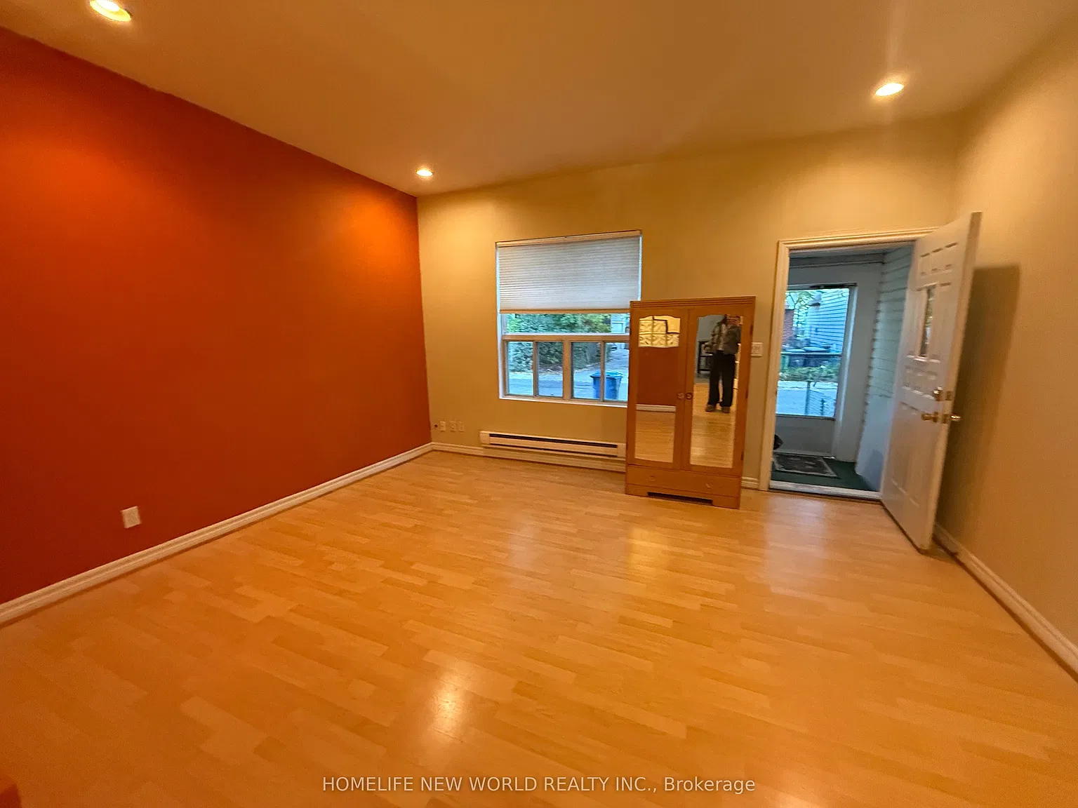 4 bed, $3,150 — Photo 1