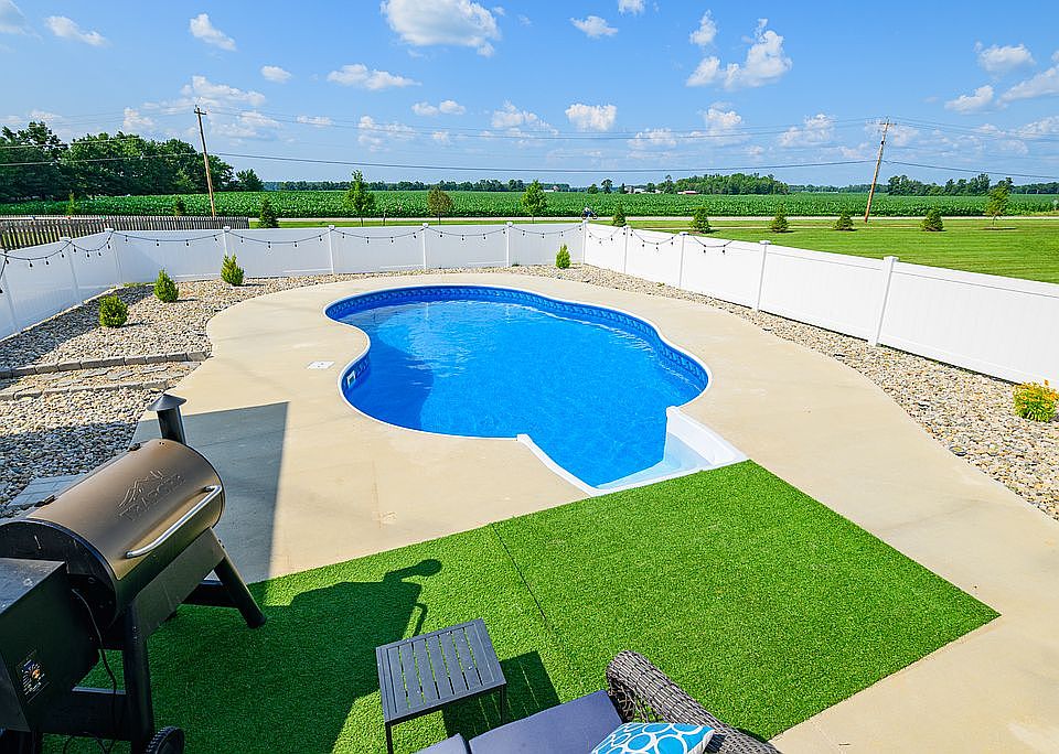 Heated pool