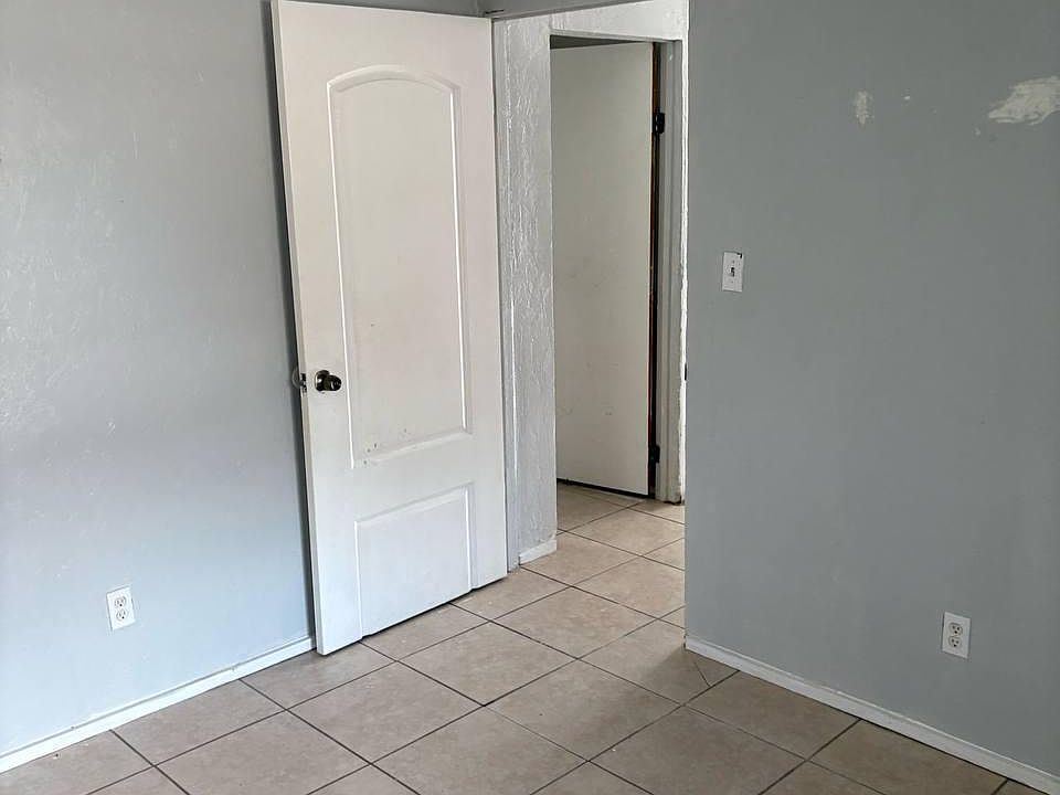 1st image of 3115 2nd St #3115