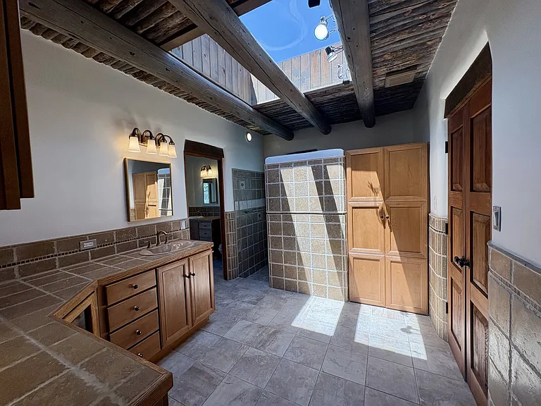 1306 Lejano Ln — Photo 43