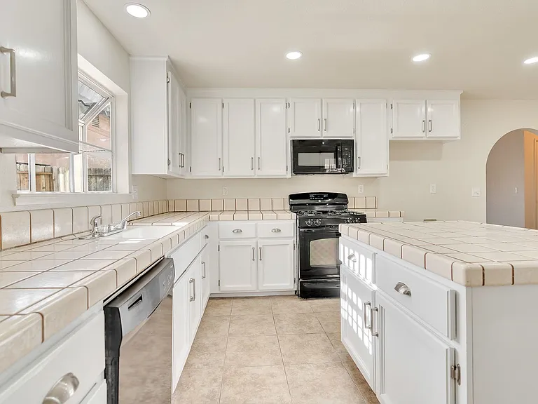 2130 Hidden Canyon Way — Photo 25
