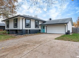 1428 W 54th St, Davenport, IA 52806