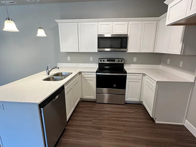 1087 N Sawtooth Way #GG203 — Photo 1