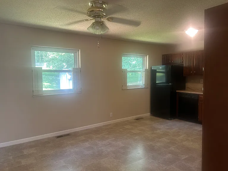 11443 Burgess Ave — Photo 4