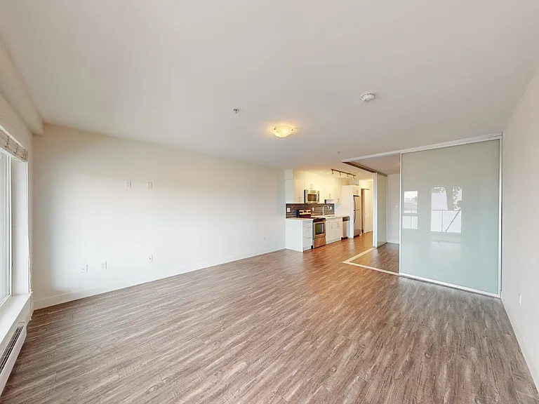 2215 Hastings St E — Photo 6