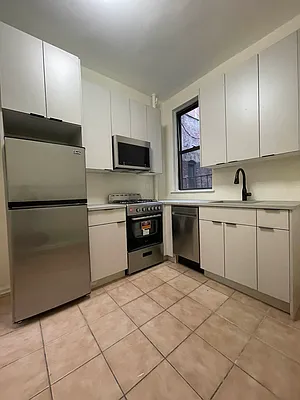 Rented by Bond New York | media 3