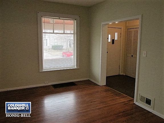 4th image of 310 E Superior St
