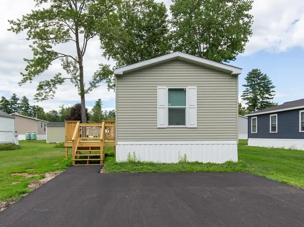 16 South Emperor Drive, Concord, NH 03303