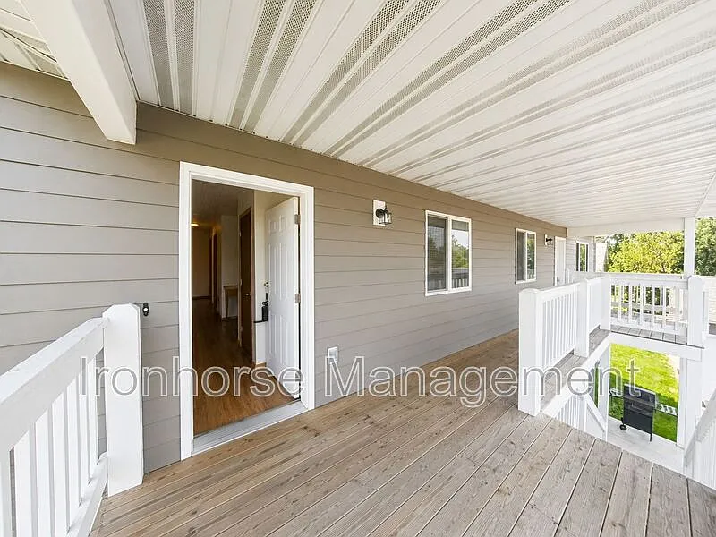 3 bed, 1.0 bath, $1,850 — Photo 2