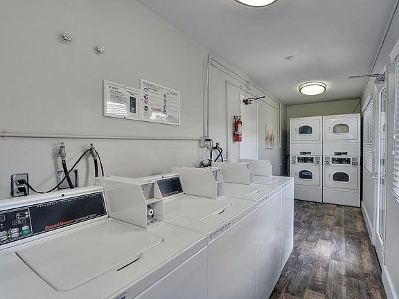3rd image of 1660 Gordon St #340