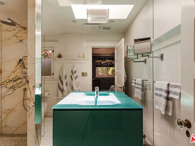 1951 Canyon Dr — Photo 18