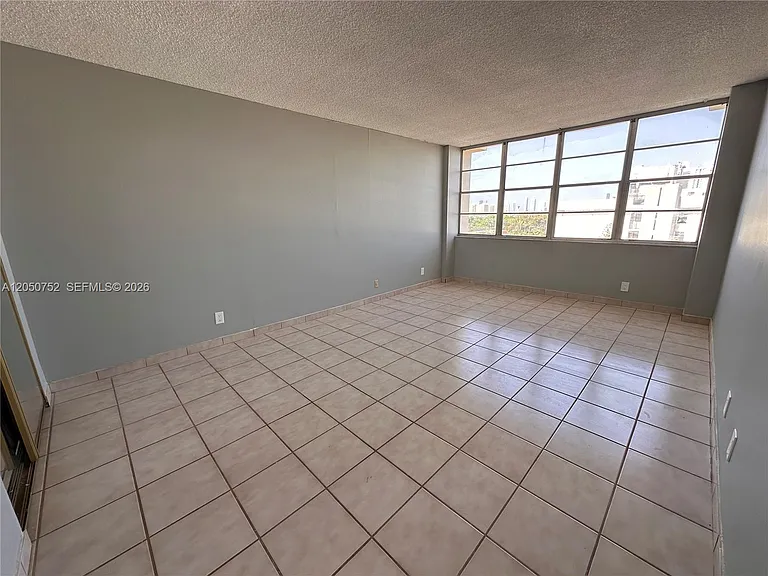 2025 NE 164th St #1008 — Photo 32