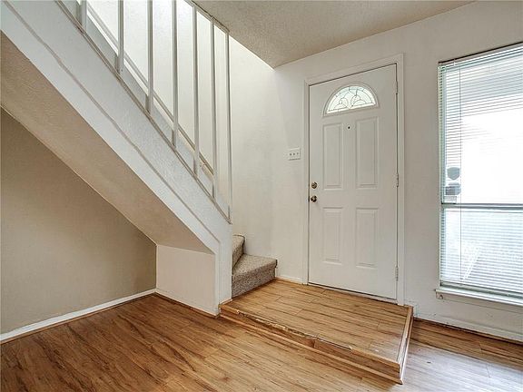 4th image of 2814 Nova Dr