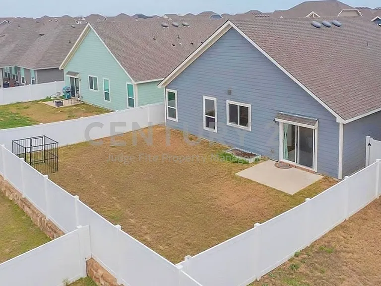 1637 Hinckley Ave — Photo 7