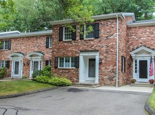 47 Tunxis Vlg #47, Farmington, CT 06032