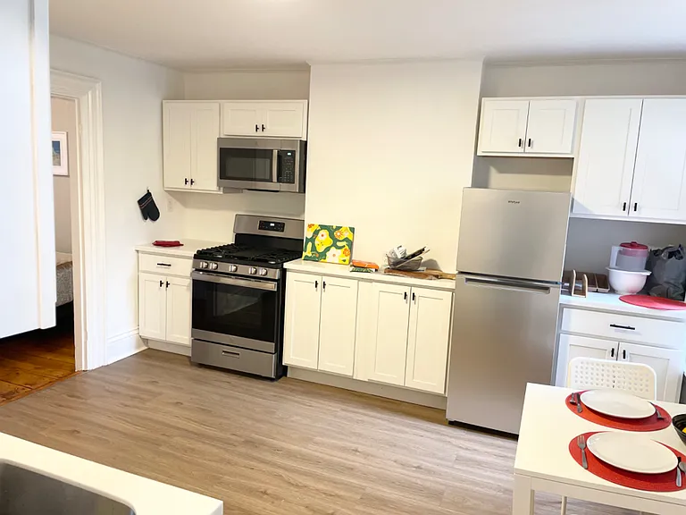 659 E 4th St #2 — Photo 12