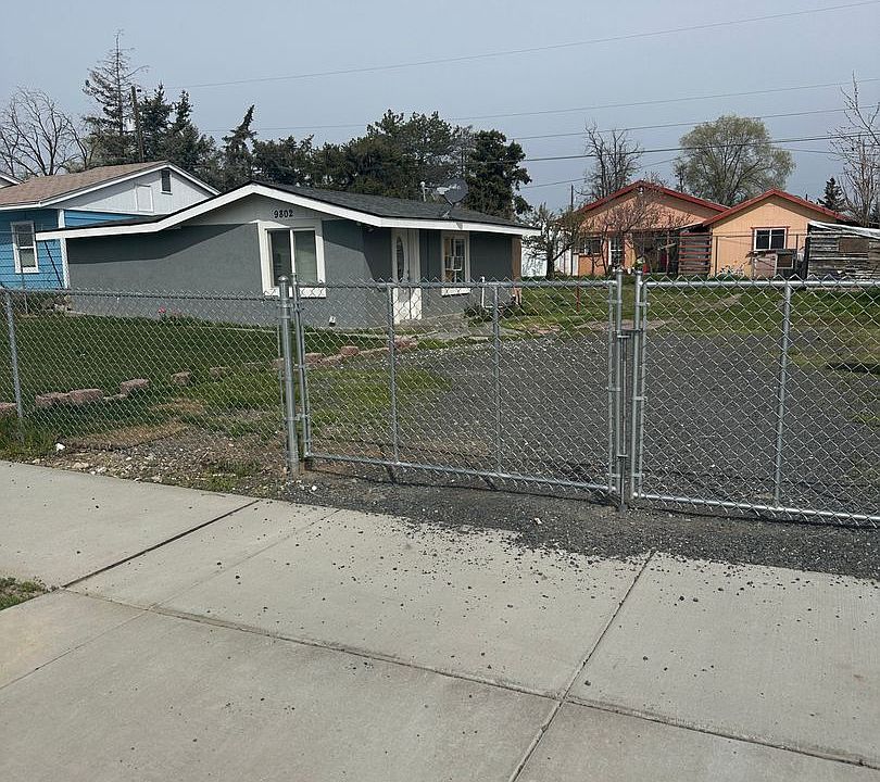 1st image of 9802 Highland Dr NE