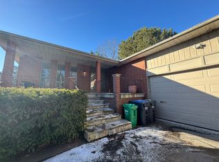 42 Cumberland Dr, Mississauga, ON L5G3M8