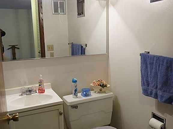 2nd image of 1420 N Wisconsin St APT 204