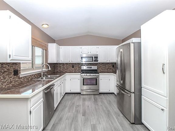 4th image of 26721 Coachlight St