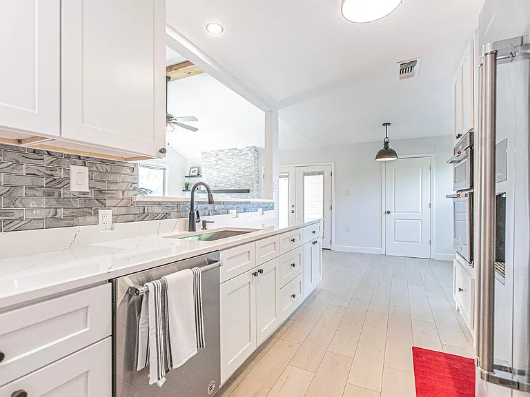 3907 Chase Cir — Photo 17